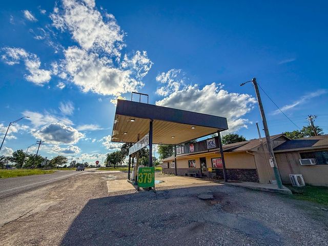 13925 Farm Road 195, Paris, TX 75462