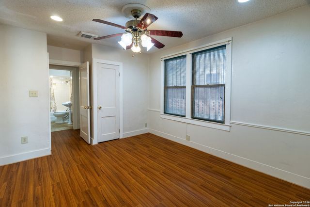 1933 McKinley Avenue, San Antonio, TX 78210