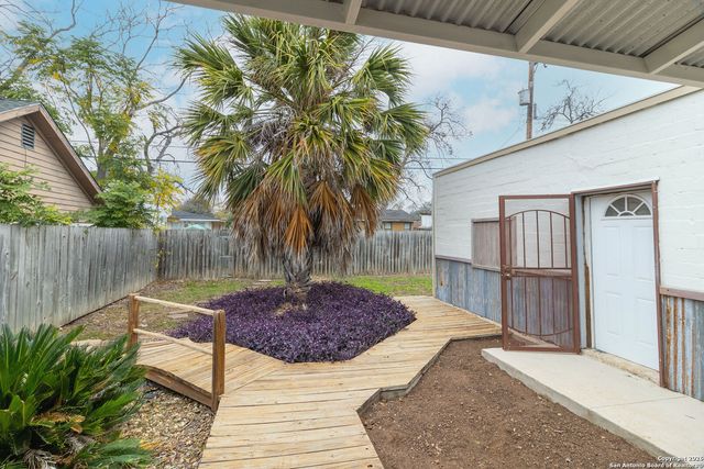 1933 McKinley Avenue, San Antonio, TX 78210