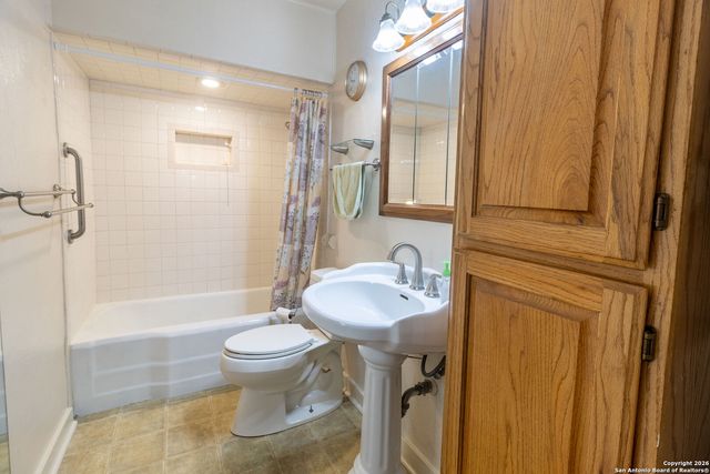 1933 McKinley Avenue, San Antonio, TX 78210