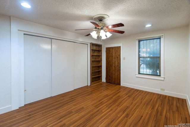 1933 McKinley Avenue, San Antonio, TX 78210