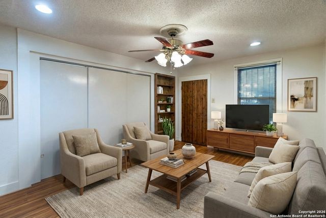 1933 McKinley Avenue, San Antonio, TX 78210