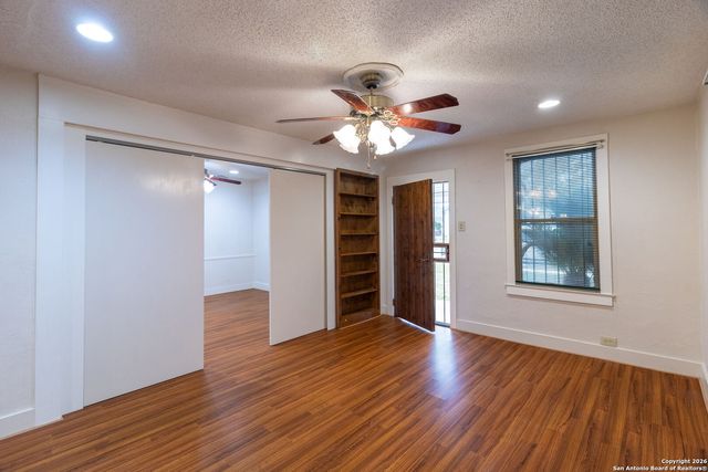 1933 McKinley Avenue, San Antonio, TX 78210