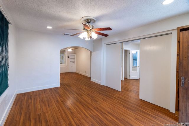 1933 McKinley Avenue, San Antonio, TX 78210