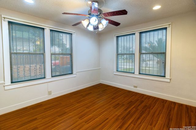 1933 McKinley Avenue, San Antonio, TX 78210