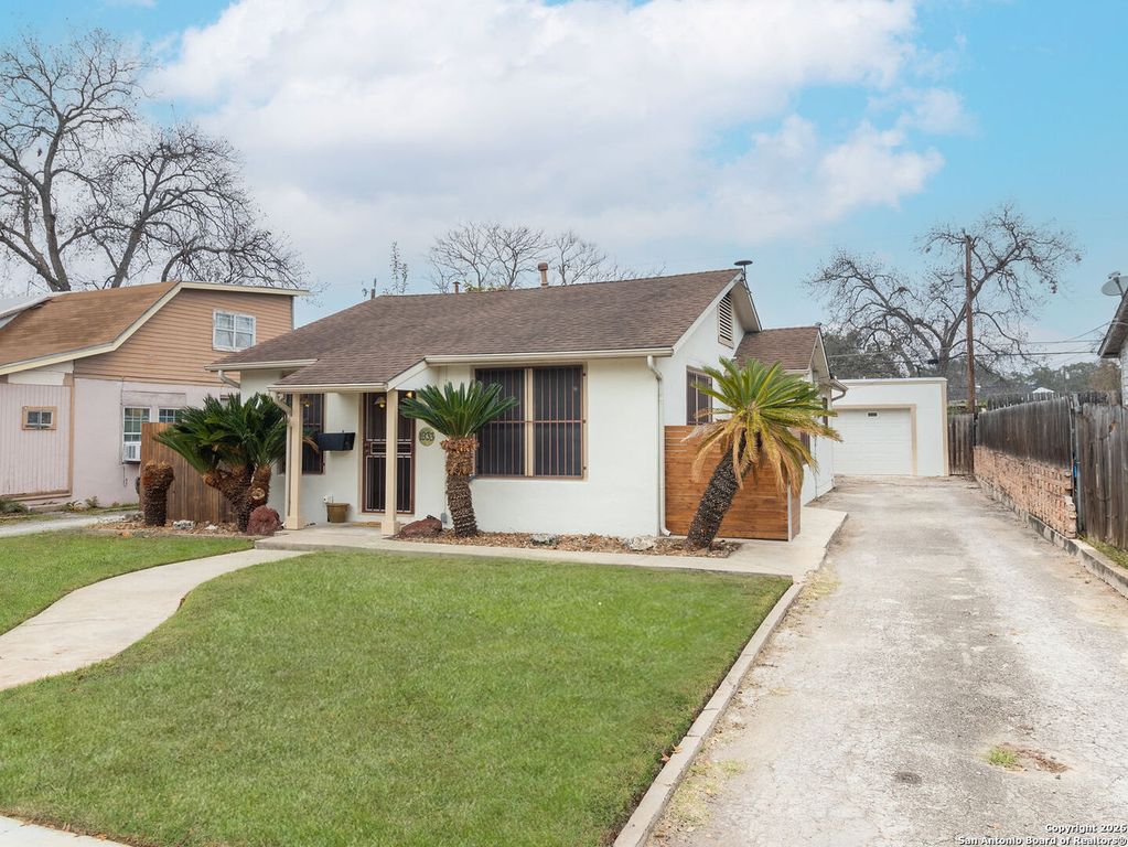 1933 McKinley Avenue, San Antonio, TX 78210