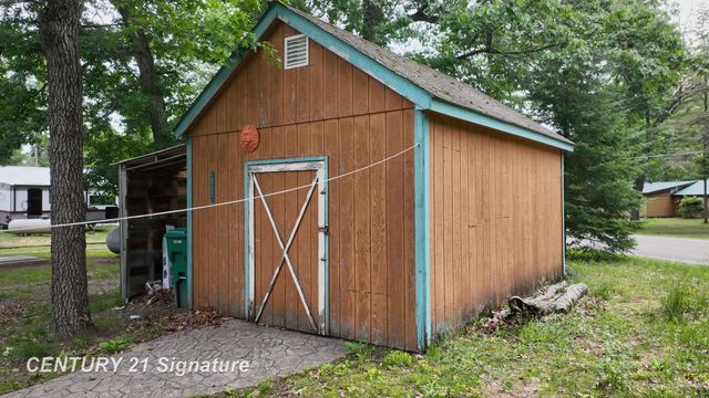 751 E Long Lake Drive, Harrison, MI 48625
