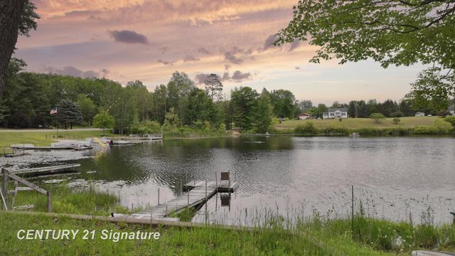 751 E Long Lake Drive, Harrison, MI 48625