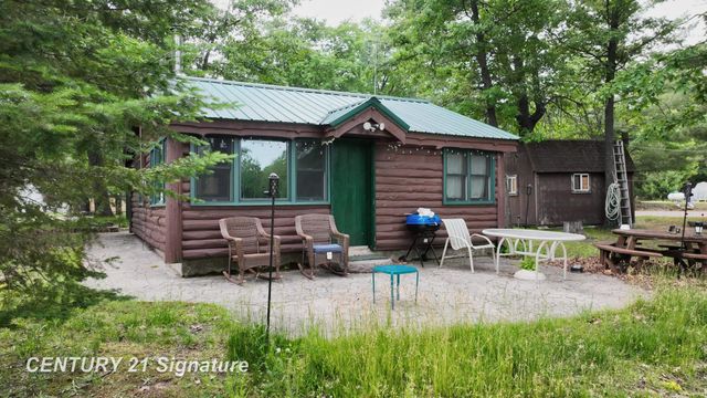 751 E Long Lake Drive, Harrison, MI 48625