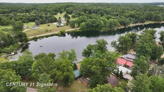 751 E Long Lake Drive, Harrison, MI 48625