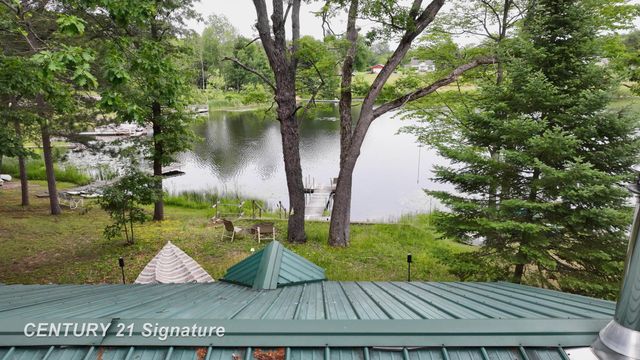 751 E Long Lake Drive, Harrison, MI 48625