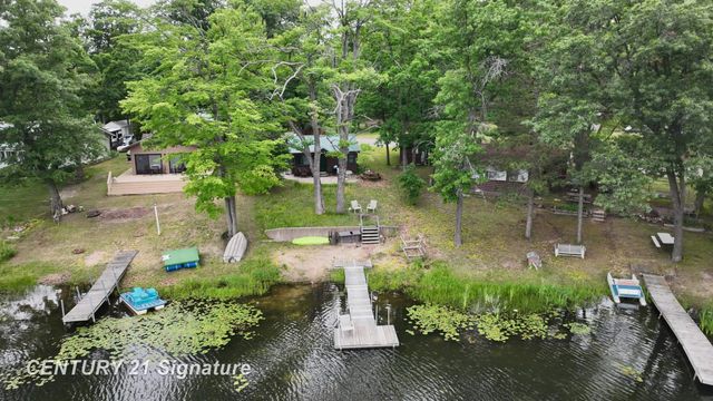 751 E Long Lake Drive, Harrison, MI 48625