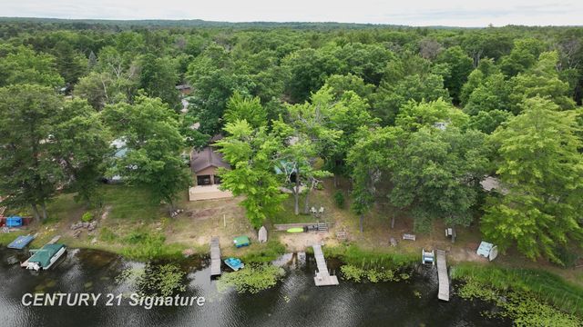 751 E Long Lake Drive, Harrison, MI 48625