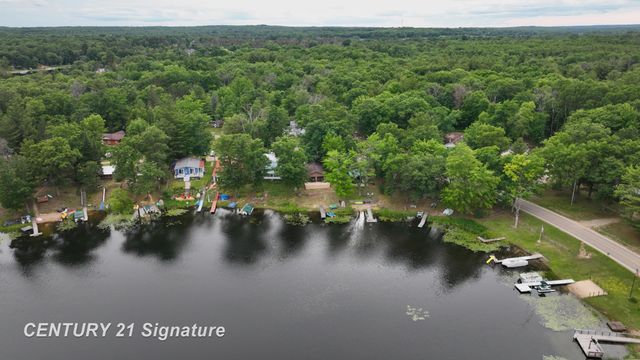 751 E Long Lake Drive, Harrison, MI 48625