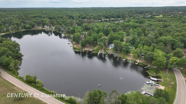 751 E Long Lake Drive, Harrison, MI 48625