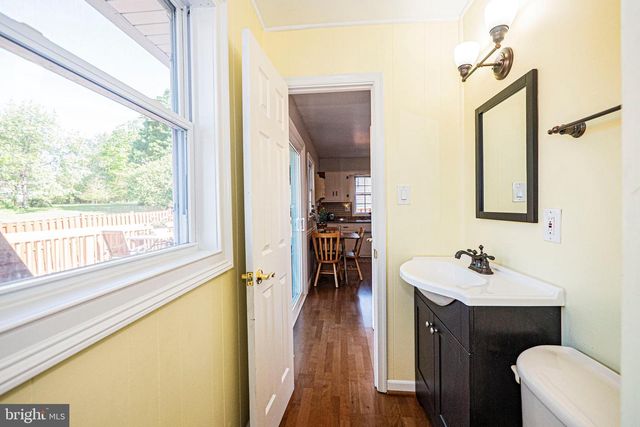 131 S 26TH ST, Purcellville, VA 20132