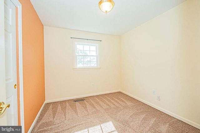 131 S 26TH ST, Purcellville, VA 20132
