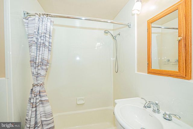 131 S 26TH ST, Purcellville, VA 20132