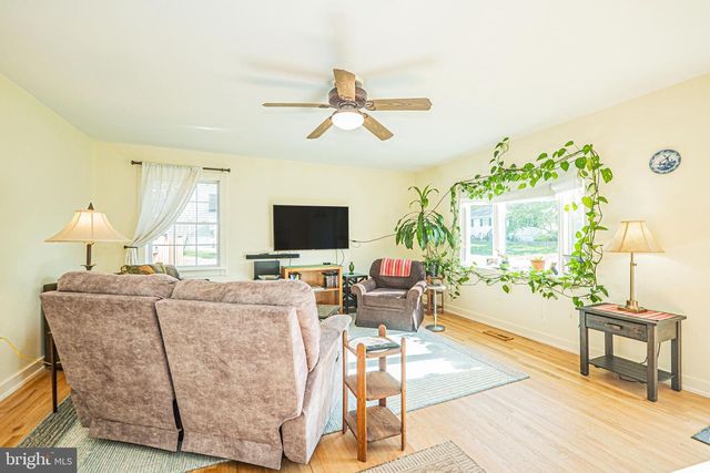 131 S 26TH ST, Purcellville, VA 20132