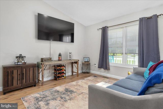 600 CANTERBURY DR, Martinsburg, WV 25403