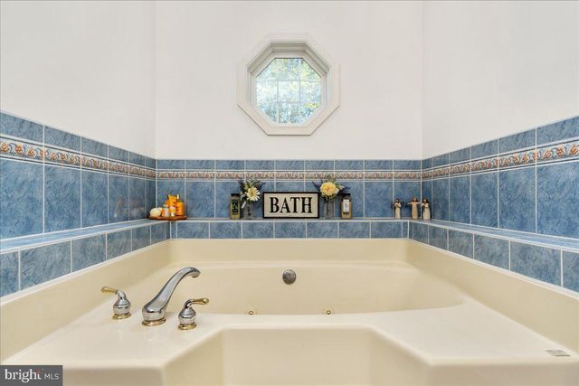600 CANTERBURY DR, Martinsburg, WV 25403
