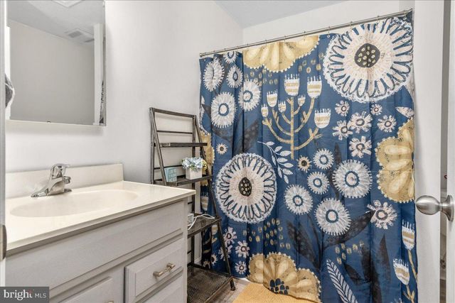 600 CANTERBURY DR, Martinsburg, WV 25403