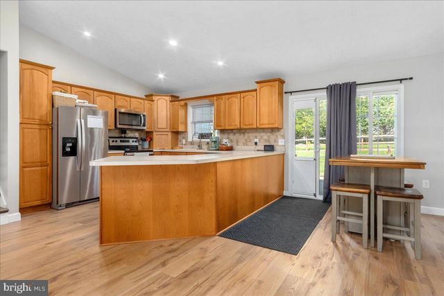 600 CANTERBURY DR, Martinsburg, WV 25403