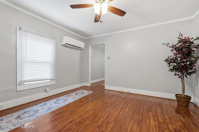2119 Bradley Ave, Louisville, KY 40217