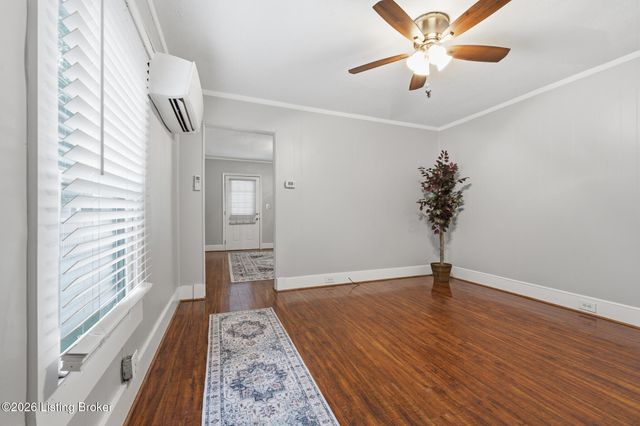 2119 Bradley Ave, Louisville, KY 40217