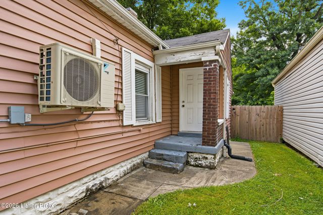 2119 Bradley Ave, Louisville, KY 40217