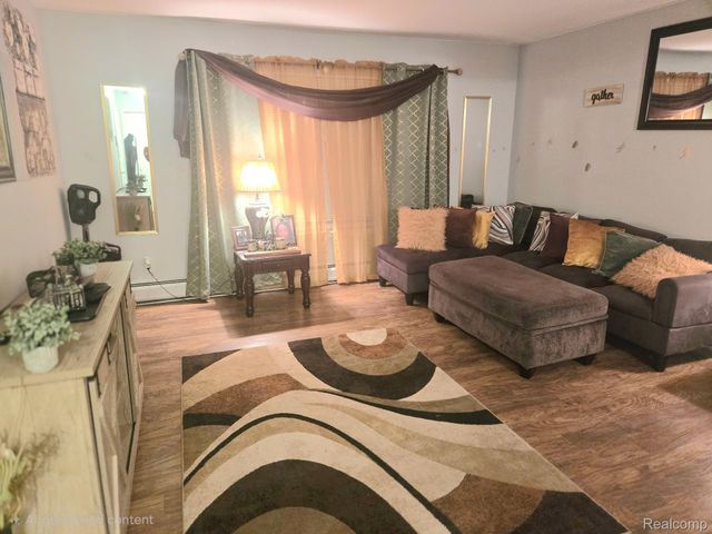 19840 W 12 Mile Road 36, Southfield, MI 48076