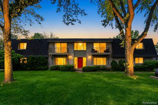 19840 W 12 Mile Road 36, Southfield, MI 48076