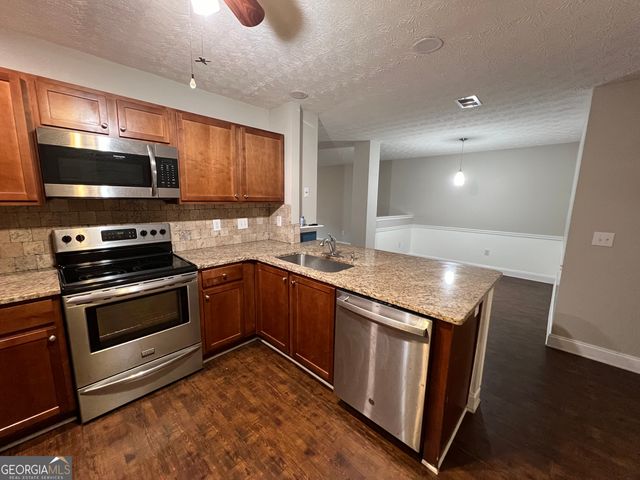 333 Tara Commons Circle, Loganville, GA 30052