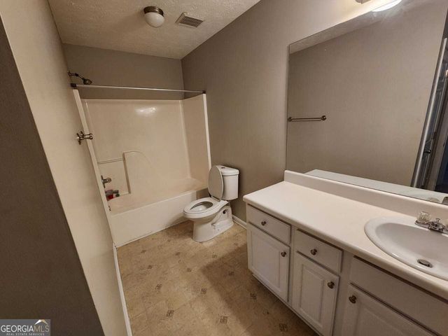 333 Tara Commons Circle, Loganville, GA 30052