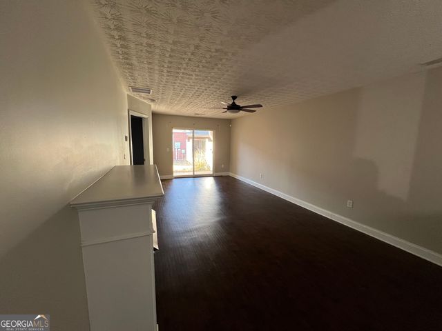 333 Tara Commons Circle, Loganville, GA 30052