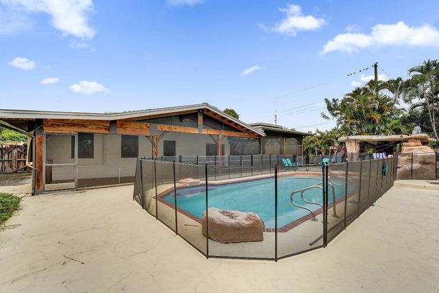 5612 Harding Street, Hollywood, FL 33021