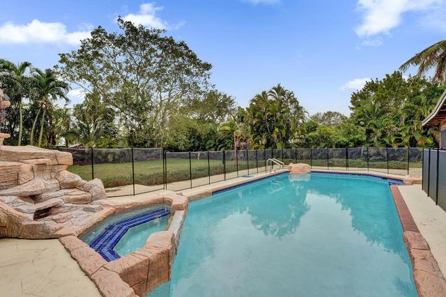 5612 Harding Street, Hollywood, FL 33021