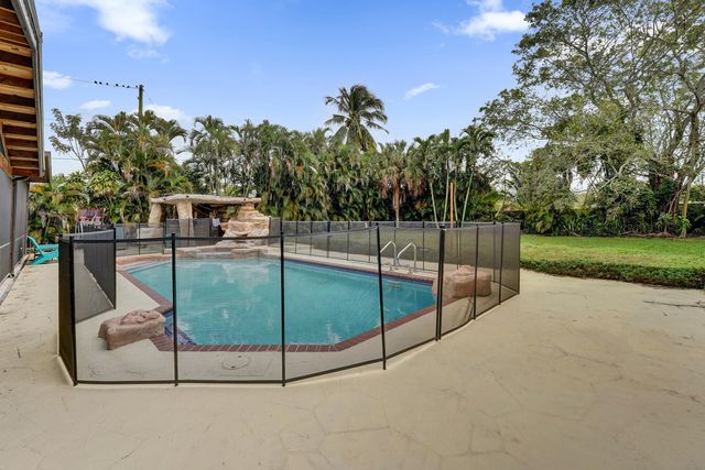 5612 Harding Street, Hollywood, FL 33021