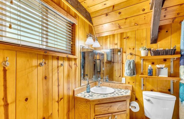 52146 Acorn Lane, Idyllwild, CA 92549