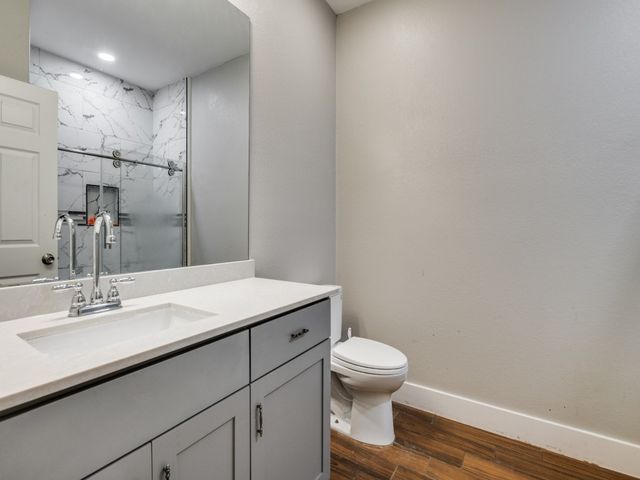 908 E Decatur Street, Ennis, TX 75119