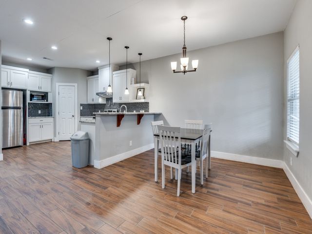 908 E Decatur Street, Ennis, TX 75119