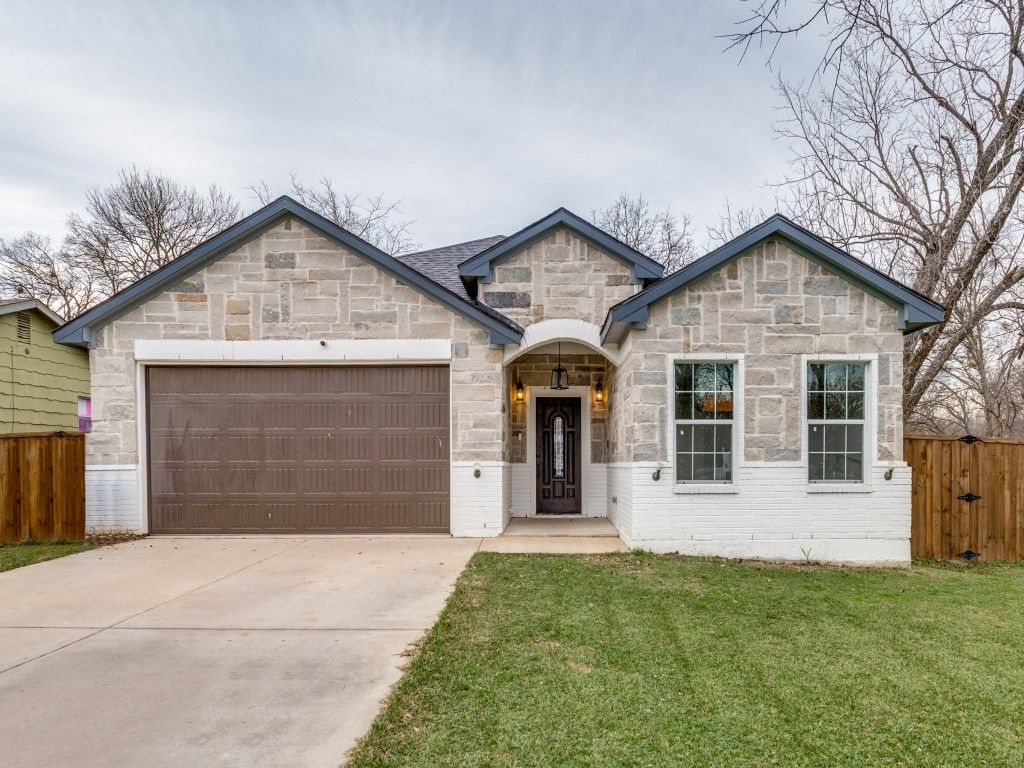 908 E Decatur Street, Ennis, TX 75119