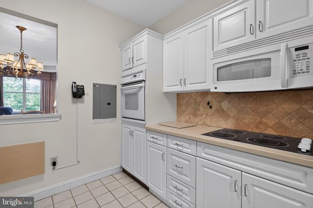 2105 WINDROW DR, Princeton, NJ 08540