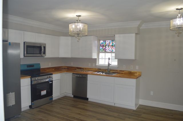 4356 Bayshore Dr., Little River, SC 29566