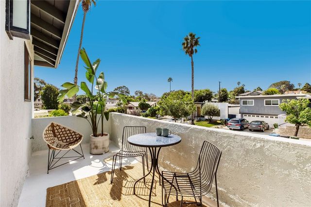 8204 Calabar Avenue, Playa Del Rey, CA 90293