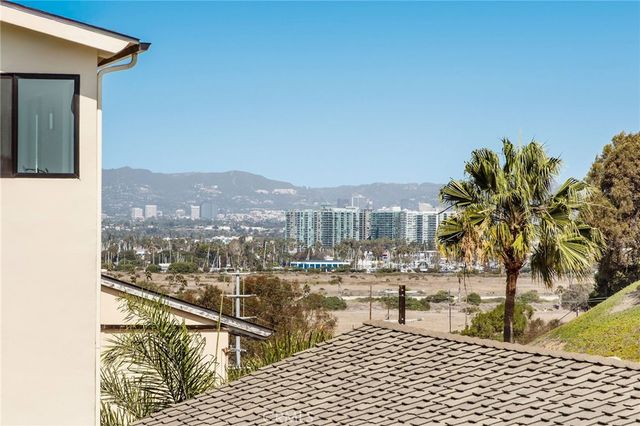 8204 Calabar Avenue, Playa Del Rey, CA 90293