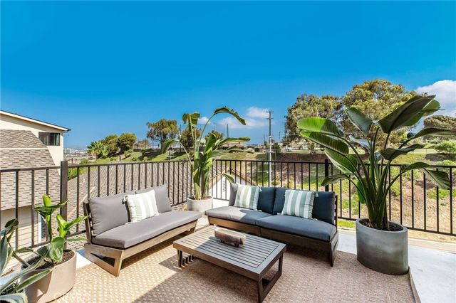 8204 Calabar Avenue, Playa Del Rey, CA 90293