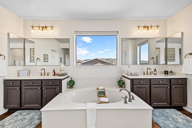 19216 W DENTON Street, Litchfield Park, AZ 85340