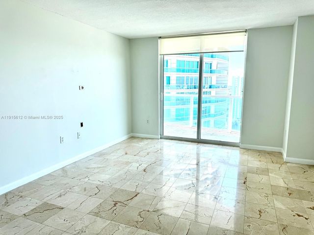 2101 Brickell Ave 2411, Miami, FL 33129