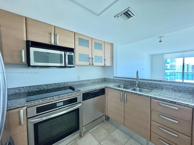 2101 Brickell Ave 2411, Miami, FL 33129